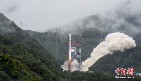 杨方配资 长二丁火箭第100发 试验三十号卫星01、02星成功发射